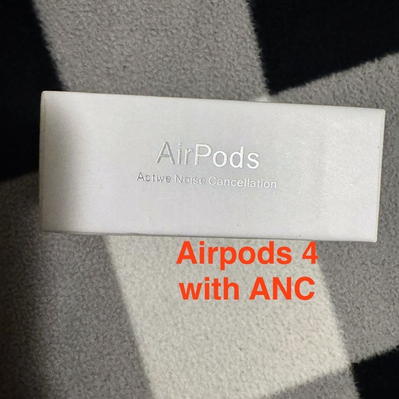 NWT Apple AirPods 4 with ANC - White - Picture 3 of 3